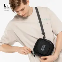 在飛比找momo購物網優惠-【Life8】防潑水 二代冒險小包-防水拉鍊(06544)