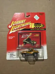 Johnny Lightning Topper Series Sand Stormer