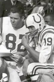 Baltimore Colts Qb Johnny Unitas And Raymond Berry 1964 Old Football Photo