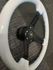 Aftermarket Steering Wheel & Quick Release