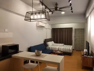 中心商業區公寓套房 - 42平方公尺/1間專用衛浴API-API CENTRE APARTMENT Newly RENOVATED Studio