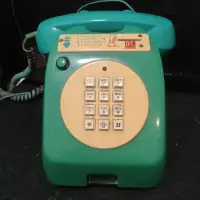 在飛比找蝦皮購物優惠-古董電話 早期 投幣式電話 民國81年製造
