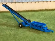 1/64 Custom Fertilizer and Lime Conveyor Floater Loader