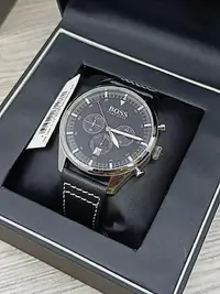 在飛比找Yahoo!奇摩拍賣優惠-HUGO BOSS Pioneer 黑色面錶盤 黑色皮革錶帶