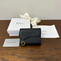 在飛比找蝦皮購物優惠-全新 Christian Dior Saddle系列經典金屬