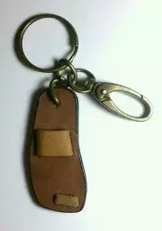 NEW BROWN FLIP FLOP SANDAL TWO FLAPS BEACH SHOE GENUINE LEATHER FUN KEYCHAIN