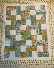 New Cotton Bumble Bee QUILT TOP 45" x 55", Lap or Crib