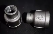 STAINLESS STEEL REDUCER COUPLING 1/2" x 1/4" NPT PIPE RC-050-025