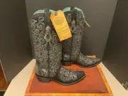 New! Womens Corral Black Overlay & Embroidery Snip Toe Boots. Size 9M. Awesome!!