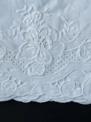 NEW Vintage EMBROIDERED LINEN White Table RUNNER FABRIC Flowers 15x56 Neiman’s