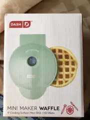 DASH Mini Waffle Maker 4" surface NIB 350 watts Travel Size