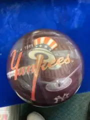 MLB New York Yankees Bowling Ball 8 lb 12 oz Undrilled Or Used BRUNSWICK DP22480