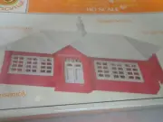 VINTAGE BACHMANN PLASTICVILLE HO SCALE SCHOOL HOUSE