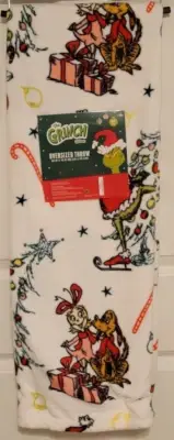 The Grinch Christmas Holiday Oversized Ultra Soft Plush Throw Blanket White