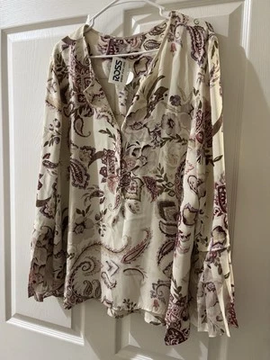 NWT Chicos Blouse Sz 4 Pleated Chiffon Top Pink Paisley Floral Bell Sleeves