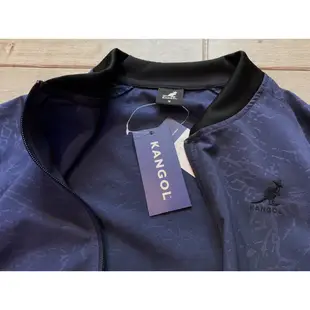 塞爾提克~KANGOL 英國袋鼠 男生 薄風衣外套 舒適速乾 運動夾克 飛行外套 經典繡標 藍色爆裂紋