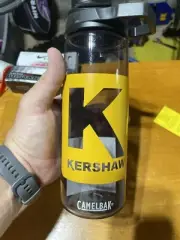 CamelBak Water Bottle 20 OzCharcoal Gray Black Top Magnetic Stow Cap