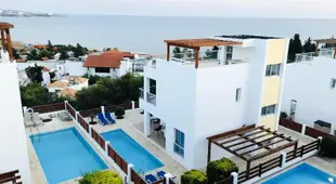 3 bedrooms villa with sea view private pool and enclosed garden at Peyia 1 km away from the beach