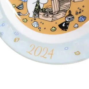 【yamaka】Moomin 嚕嚕米 2024年紀念款 陶瓷餐盤 20cm 尋找寶物(餐具雜貨)