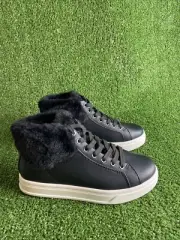 Women’s UGG Koolaburra Black Women's Sundell Fuzz Chukka Size 6