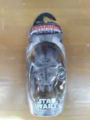 STAR WARS Battle Ravaged Millenium Falcon: Titanium Series (Die Cast)