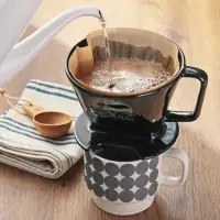 在飛比找momo購物網優惠-【咖樂迪咖啡農場】陶瓷咖啡過濾杯(2-3杯份量)
