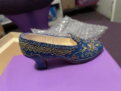 1998 Just the Right Shoe Raine Willitts THE EMPRESS Miniature Shoe # 25012 NIB