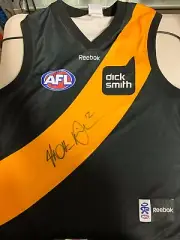 Richmond - Matthew Richardson (#12) signed Richmond FC Jersey + COA/Photo Proof