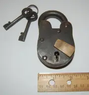 Medium Iron Skeleton Key Padlock Western Pirate style Heavy Duty Working Lock