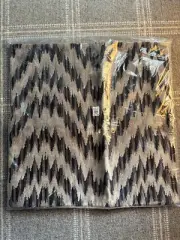 NWT William Sonoma Home Flame Stitch Throw Pillow (Peppercorn)