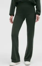 Lululemon Size 8 Rain Forest Green Brushed Softstreme Ribbed Flared Pant NWT