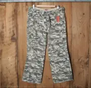 Vintage 90's-Y2K nobo Floral Camo Wide Leg Cargo Pants Junior Sz. 17 (37" Waist)