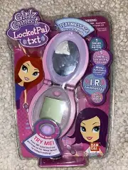 Girlz Girls Connect Locket Pal Bandai Toy 2007 Purple NEW