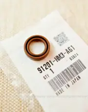 Genuine Honda Crank case oil seal for XR600R XR400R 500R XR650L XL600R