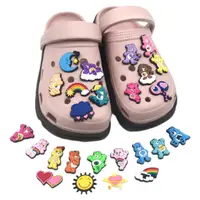 在飛比找蝦皮購物優惠-【現貨】可愛彩虹熊鞋花 Crocs Jibbitz 創意鞋釦