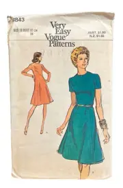 Very Easy Vogue Patterns 9843 Size 12 Dress Sewing Pattern