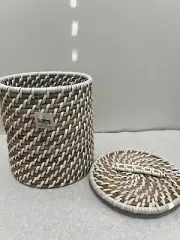 Crate & barrel artesia natural Básquet For Storage 6” Beautiful