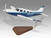 Piper PA-32 Saratoga II HP Desk Wood Airplane New Model Small Scale 1/32