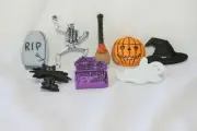 Novelty Buttons Mix (new) 1" - 1 7/16" (8) HALLOWEEN MIX #9029