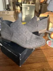 Woman’s Dr Scholls Suede Slip On Ankle Booties - Grey - Size 8.5