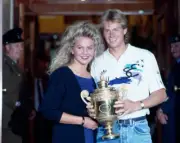 Stefan Edberg of Sweden poses with his girlfriend Annette Olsen a - Old Photo 1
