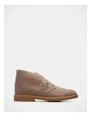 [Clarks] Desert Boot Evo Boots in Sand