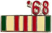 [VetFriends.com] 1968 Vietnam Service Ribbon Hat/Lapel Pin 7/8 Inch, Medium, Brass