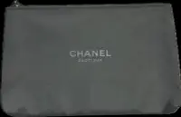在飛比找Yahoo!奇摩拍賣優惠-CHANEL香奈兒 CHANEL PARFUMS 雙面手拿包
