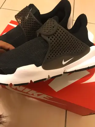 Nike全新sock dart 襪子（黑）只有一雙！