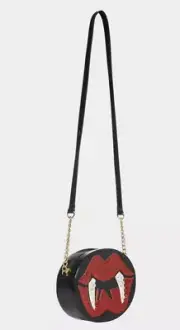 Betsey Johnson Kitsch HALLOWEEN Glampire Crossbody New VAMPIRE LIPS AND FANGS