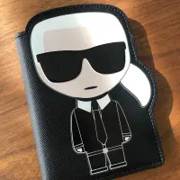 在飛比找蝦皮購物優惠-《嚴選二手》Karl lagerfeld Q版卡爾護照夾