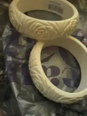 Retro Floral Vintage NW YR2000 Carved Bangle Bracelet 2PC Ivory FUNDRAISER #BD1