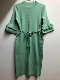 在飛比找Yahoo!奇摩拍賣優惠-全新蘋果綠針織洋裝