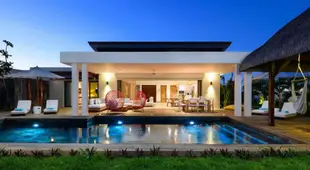 Luxurious Villa - Beach 1039m, Golf & Malls 4mn